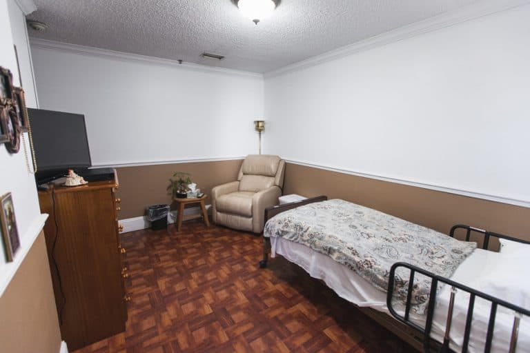 Angels Senior Living at North Tampa thumbnail 4