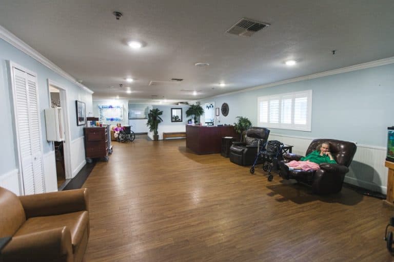 Angels Senior Living at North Tampa thumbnail 5