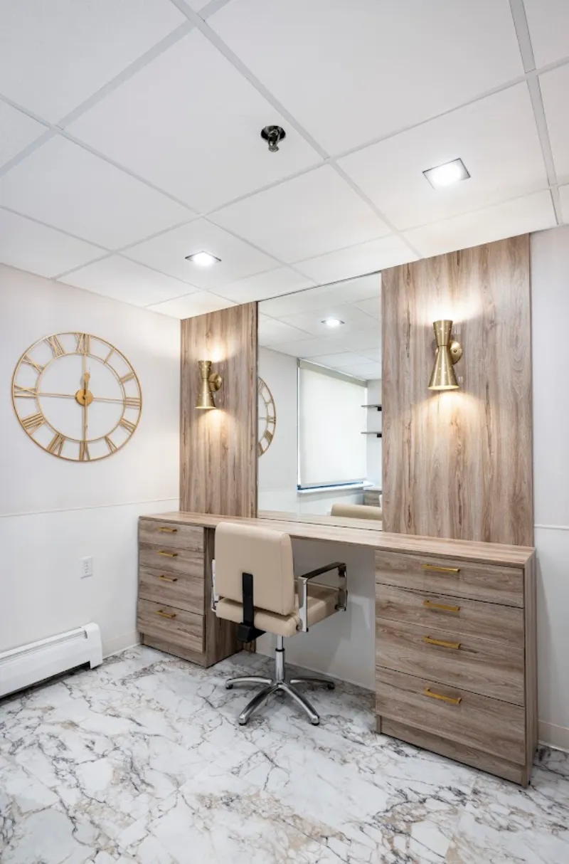 Gold Crest Care Center thumbnail 8