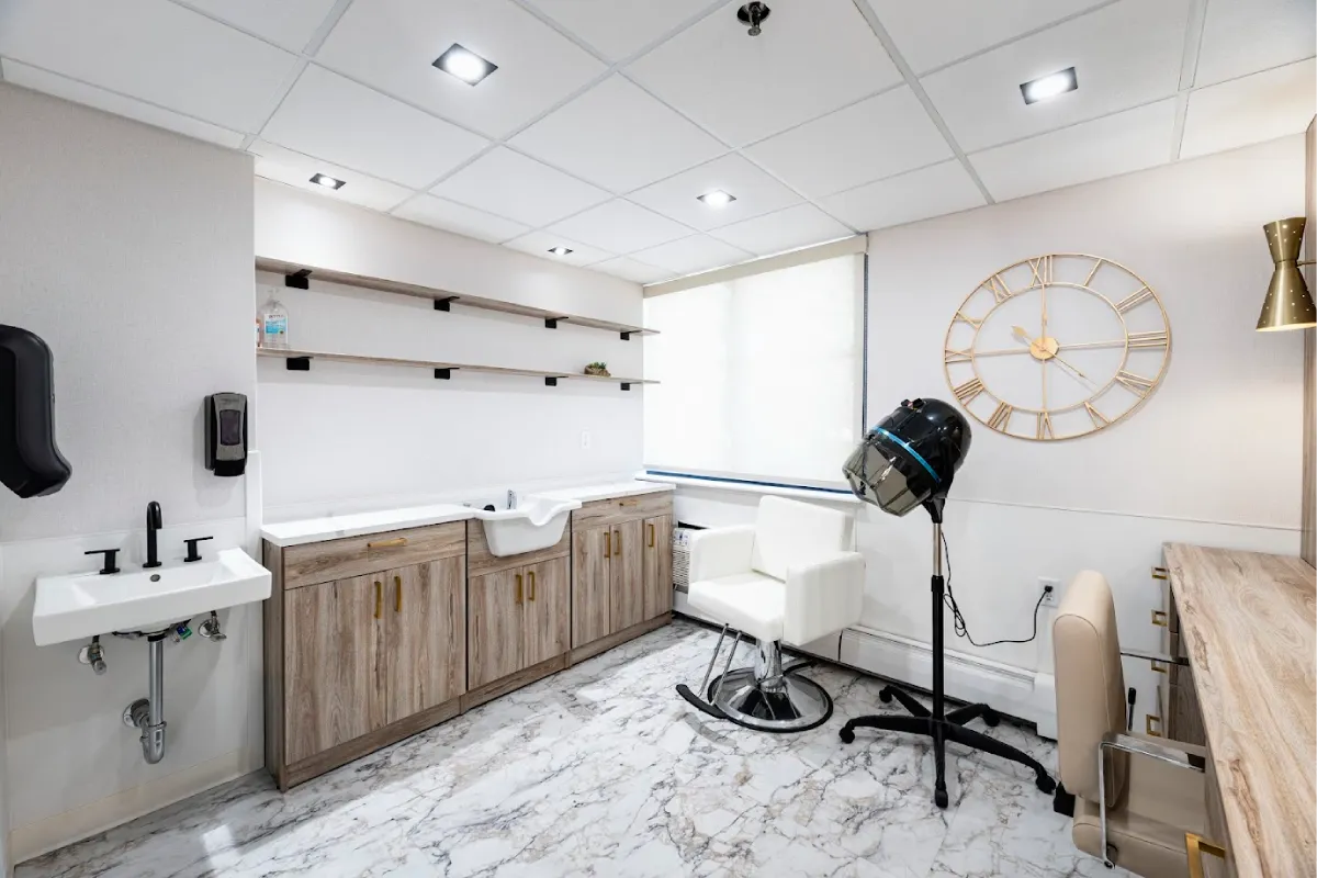 Gold Crest Care Center thumbnail 7
