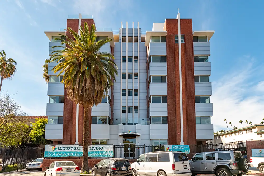 Hollywood Hills Senior Living thumbnail 6
