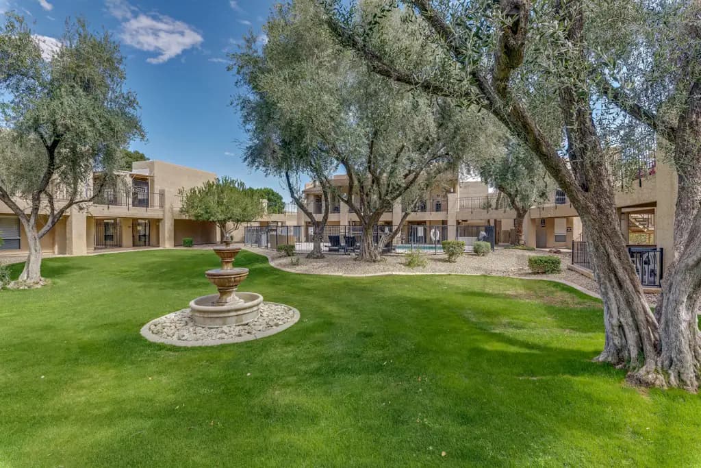 Scottsdale Village Square thumbnail 6