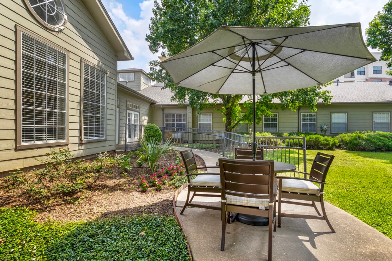 Braeswood Estates Senior Living thumbnail 3