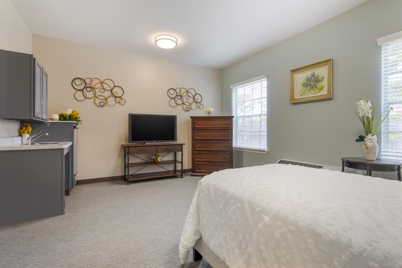 Braeswood Estates Senior Living thumbnail 4