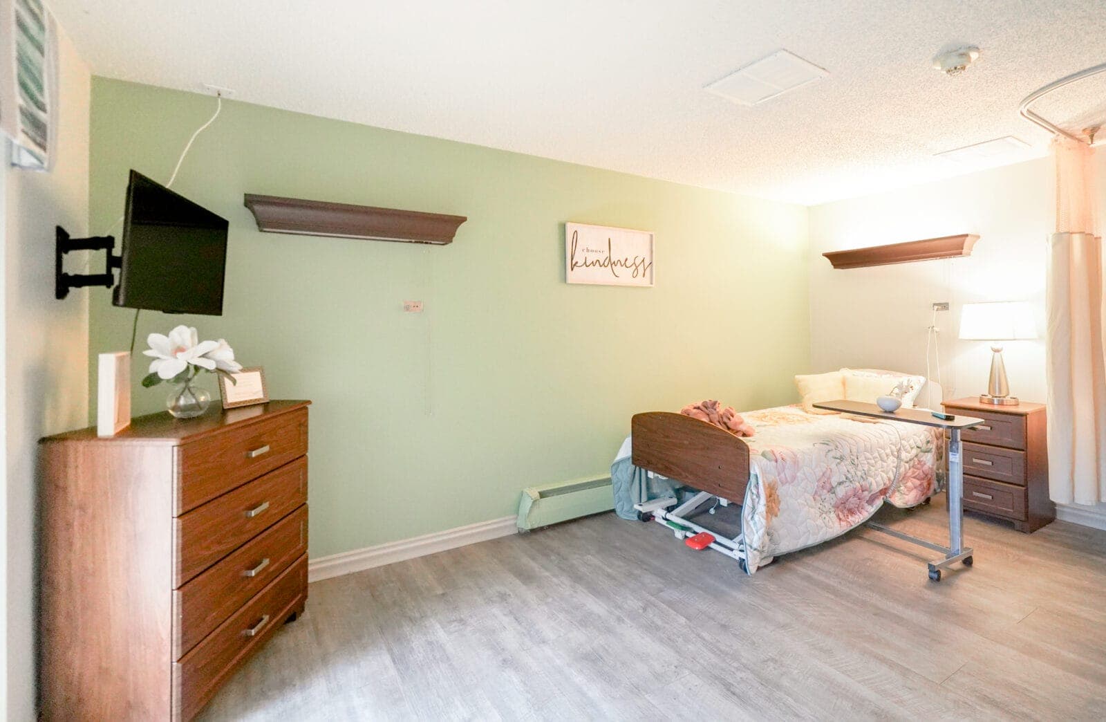 Cedars Healthcare Center thumbnail 8
