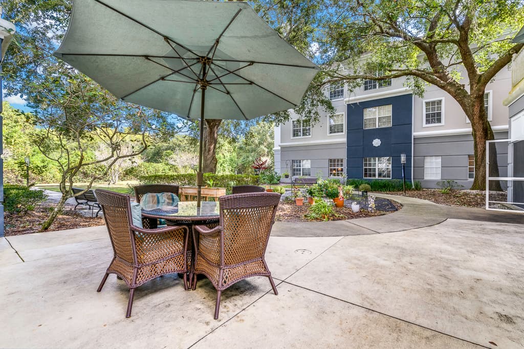Tampa Gardens Senior Living thumbnail 4