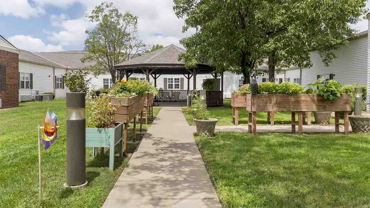 Stratford Commons Memory Care Community thumbnail 4