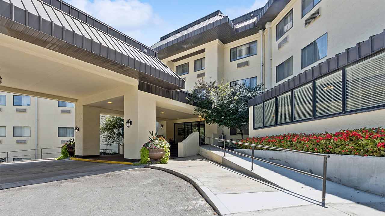 Overland Park Place thumbnail 2