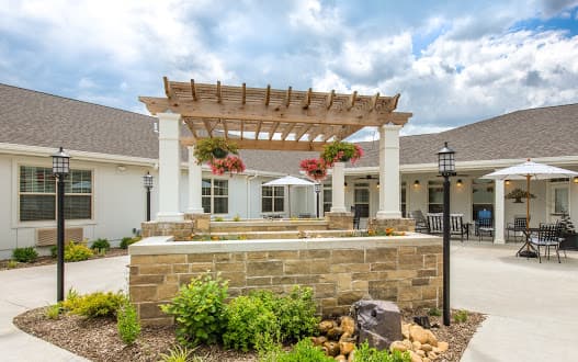 Benton House of Olathe thumbnail 6