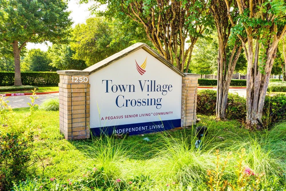 Emerson South Collins thumbnail 3